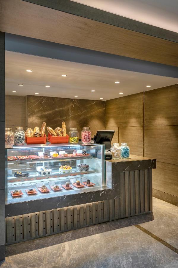 Hotel Radisson Blu Towers Kaushambi Delhi Ncr Ghaziabad Exterior foto The Pastry Shop