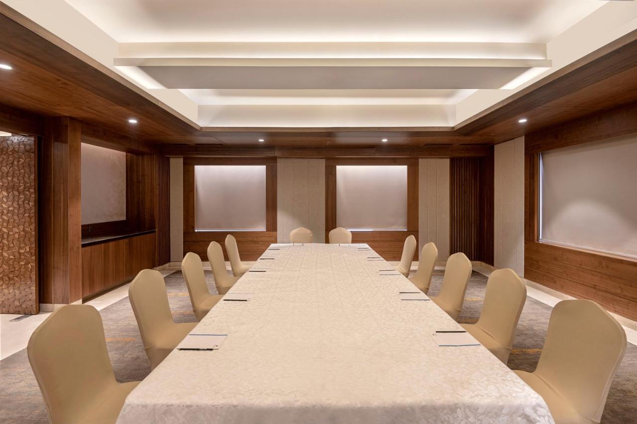 Hotel Radisson Blu Towers Kaushambi Delhi Ncr Ghaziabad Exterior foto Boardroom