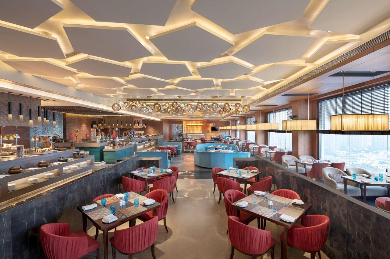Hotel Radisson Blu Towers Kaushambi Delhi Ncr Ghaziabad Exterior foto The restaurant