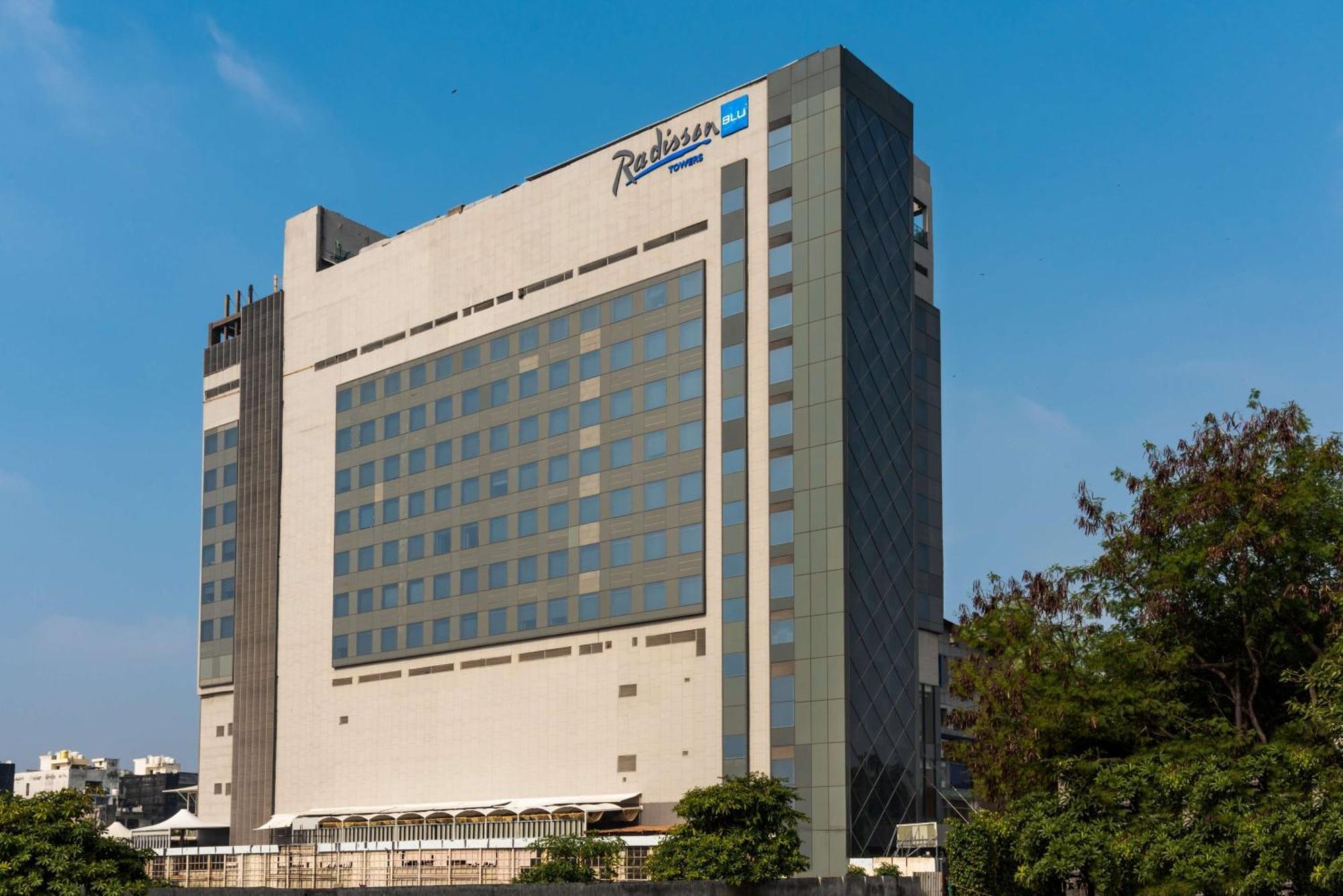 Hotel Radisson Blu Towers Kaushambi Delhi Ncr Ghaziabad Exterior foto The Park, Hyderabad