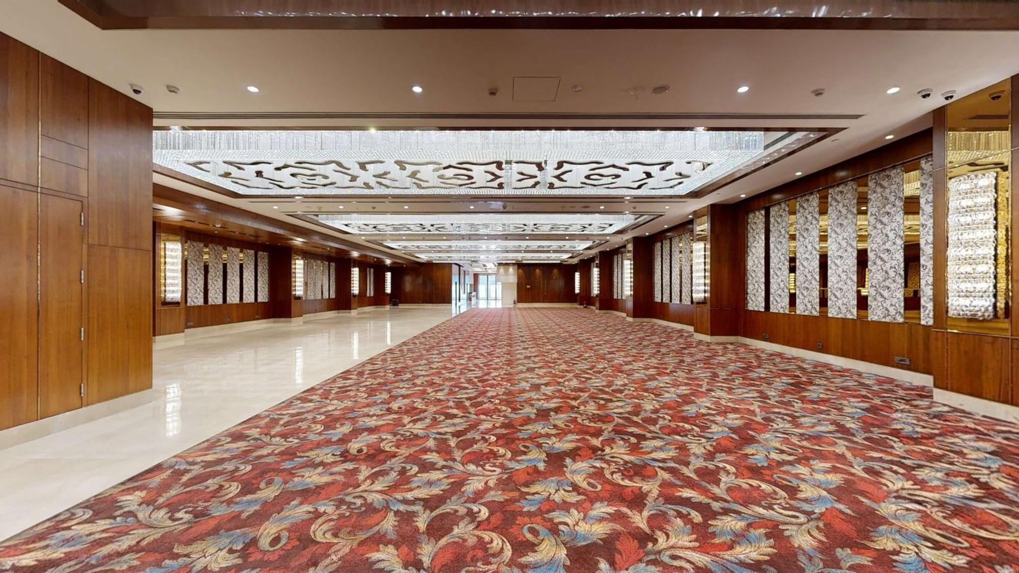 Hotel Radisson Blu Towers Kaushambi Delhi Ncr Ghaziabad Exterior foto The interior of the National Museum of Malaysia